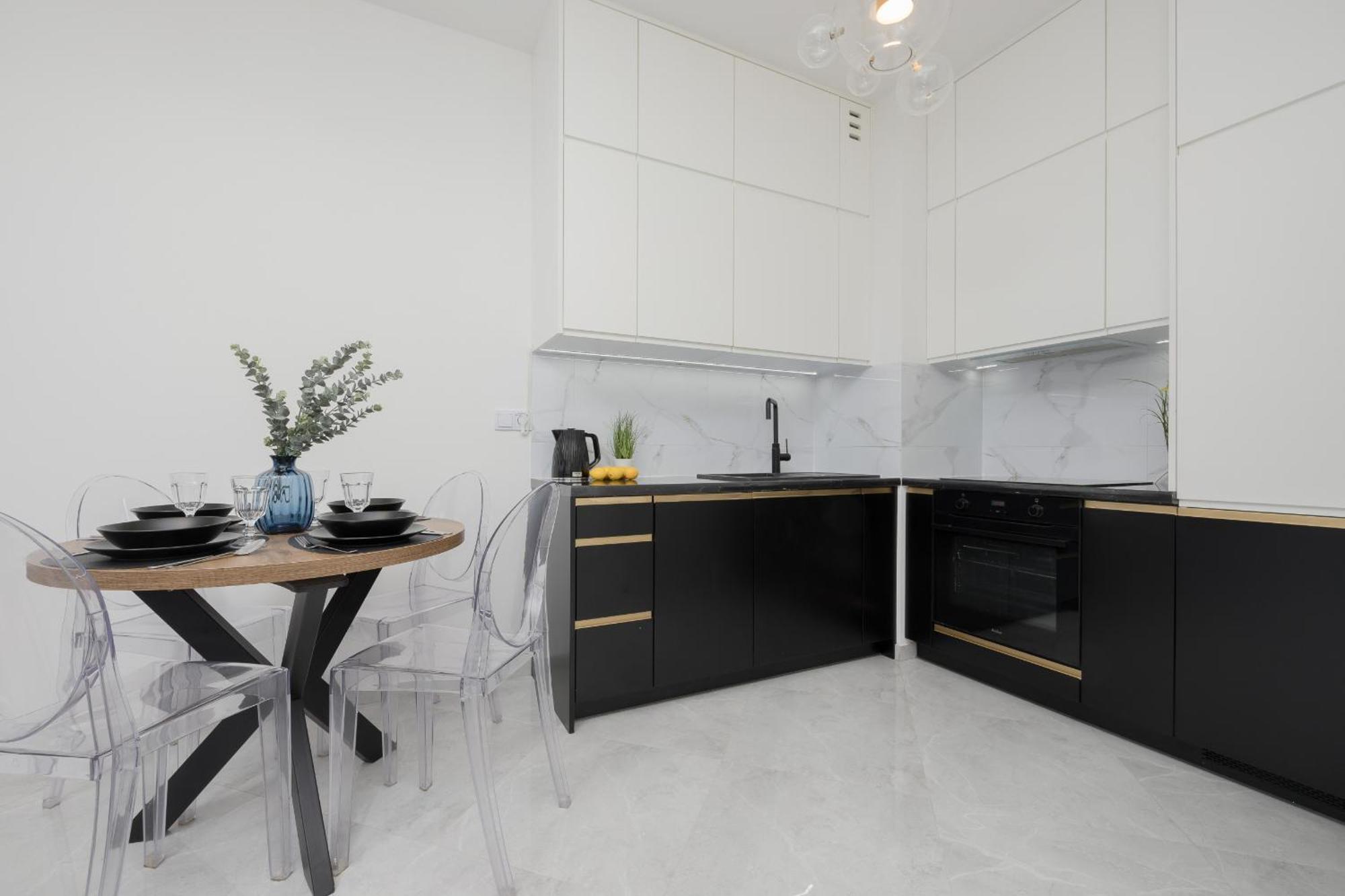 Apartment With Balcony & Parking In Warsaw By Noclegi Renters Exterior photo